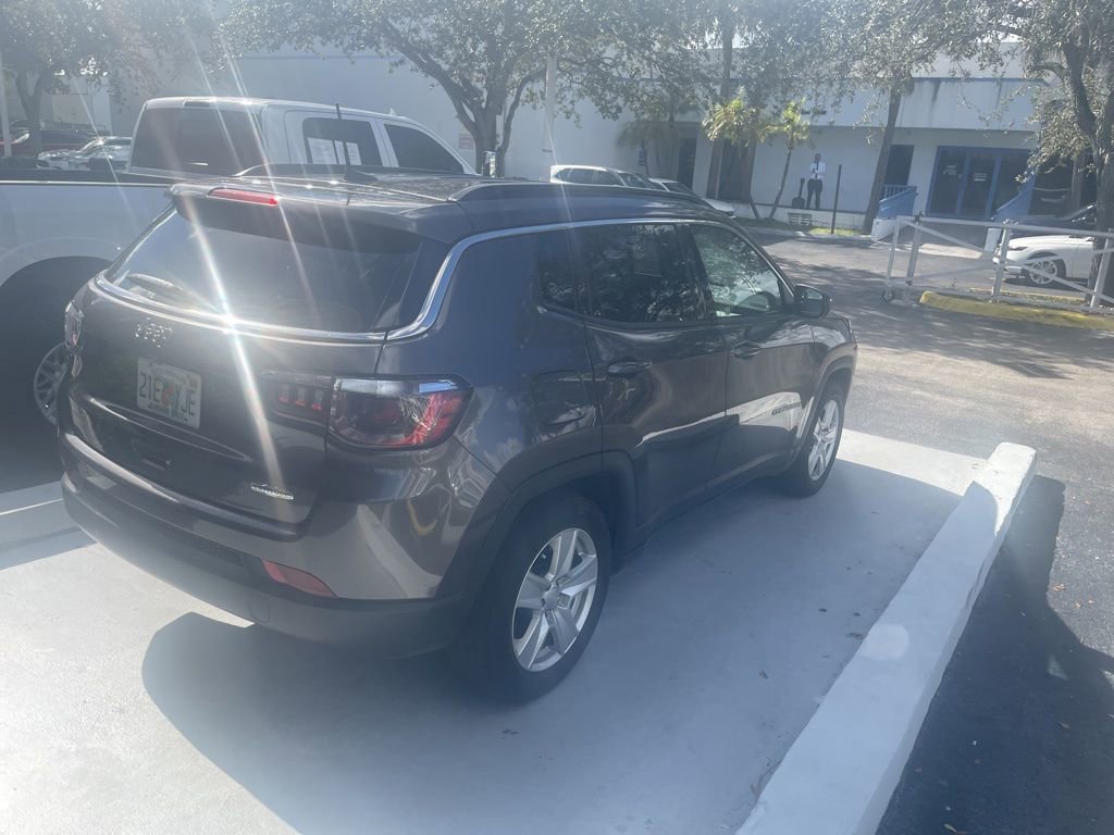 Used 2022 Jeep Compass Latitude image 5