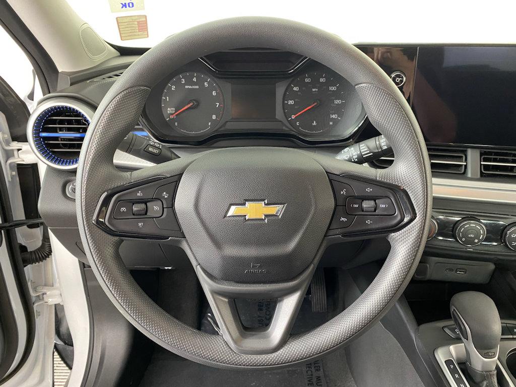 Used 2026 Chevrolet Trax LS FWD image 23
