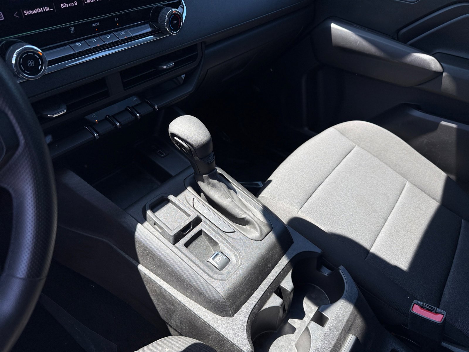 Used 2024 Chevrolet Colorado W/T RWD image 13