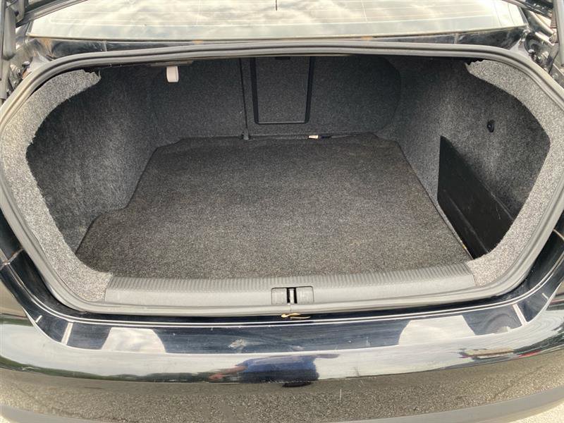 Used 2010 Volkswagen Jetta Limited Edition FWD image 11