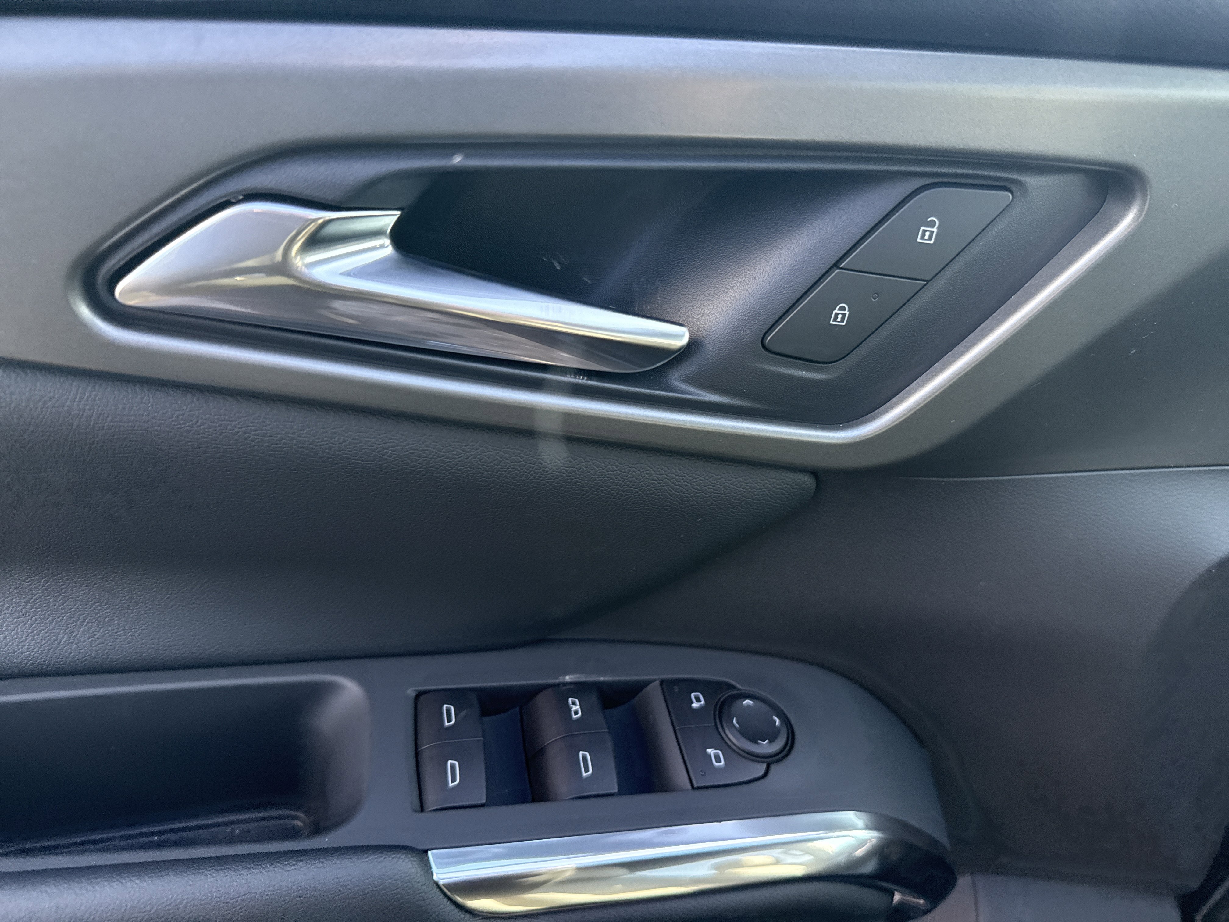 New 2026 Chevrolet Traverse LT w/ Midnight/Sport Edition image 16