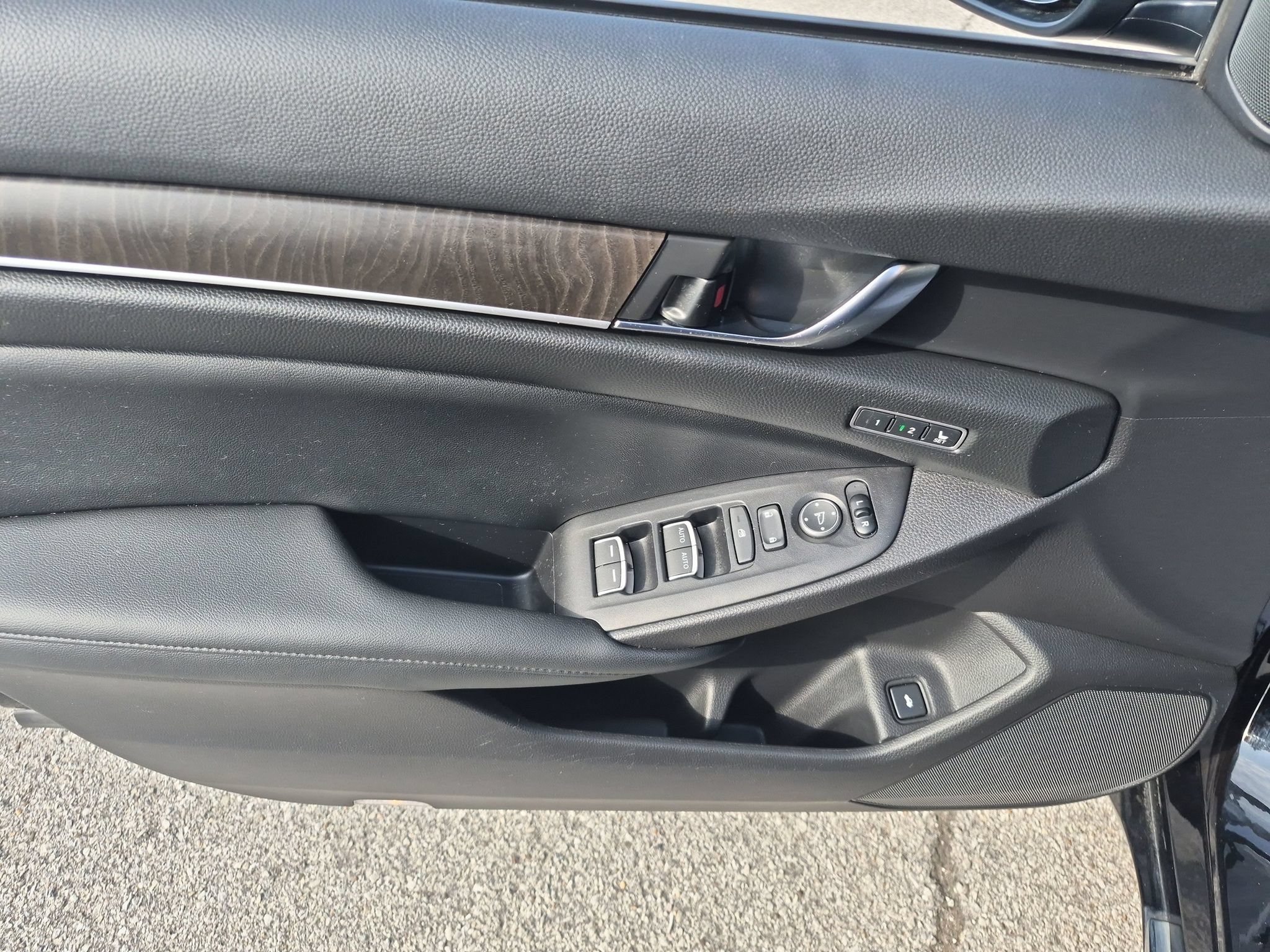 Used 2021 Honda Accord EX-L image 11