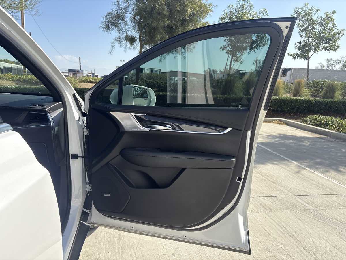 Used 2020 Cadillac XT5 Premium Luxury image 18