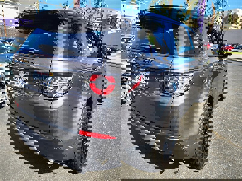 Used 2019 Land Rover Discovery Sport SE image 8