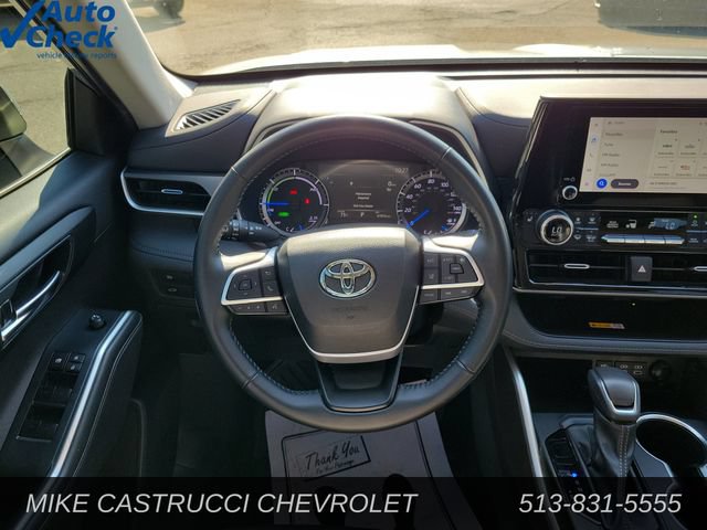 Used 2023 Toyota Highlander XLE FWD image 11