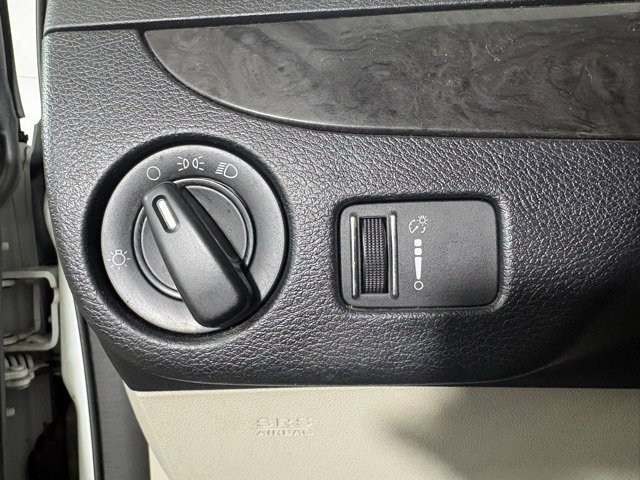 Used 2018 Dodge Grand Caravan SE image 19