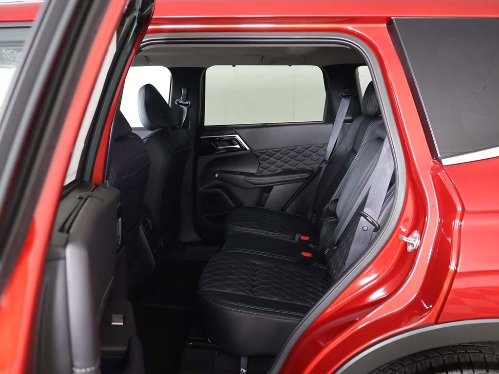 New 2025 Mitsubishi Outlander SEL image 34