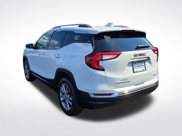 Used 2024 GMC Terrain SLT AWD/4WD image 3