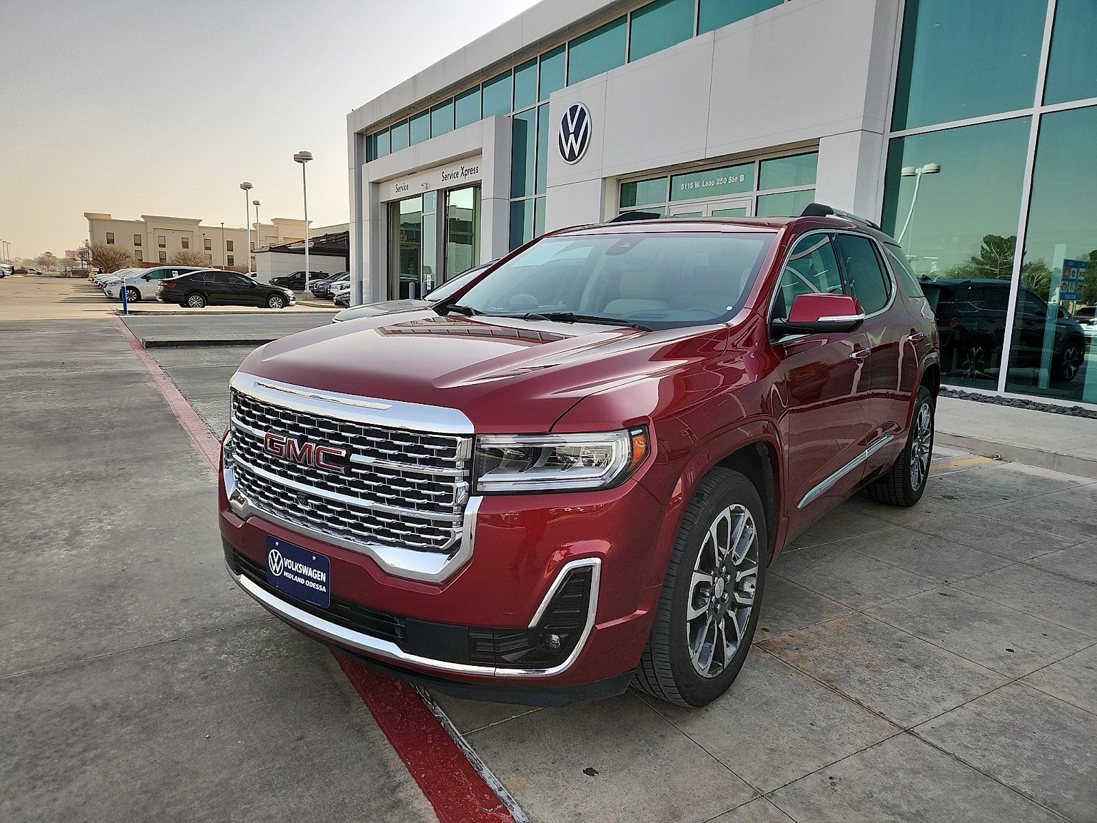 Used 2020 GMC Acadia Denali w/ Denali Ultimate Package image 3