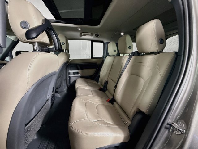 Certified 2023 Land Rover Defender 130 SE AWD/4WD image 24