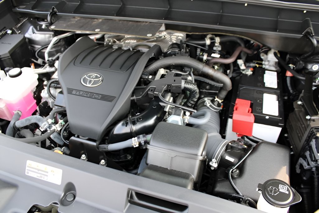 Used 2025 Toyota Highlander XLE AWD/4WD image 28