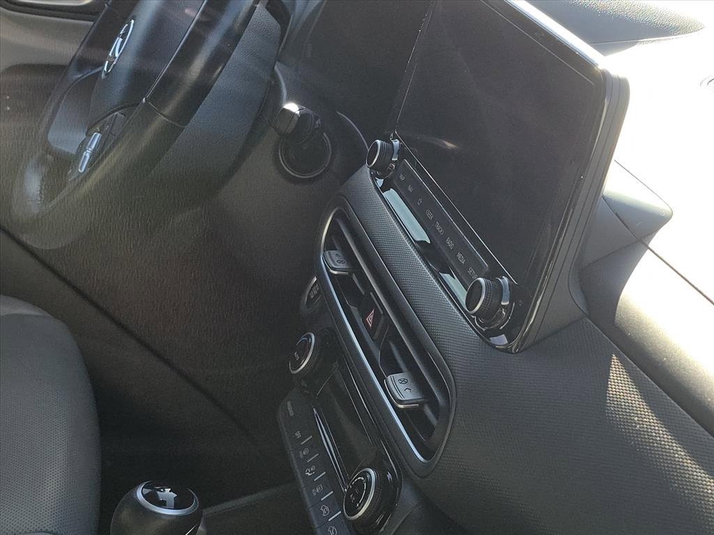 Used 2022 Hyundai Kona Limited image 10