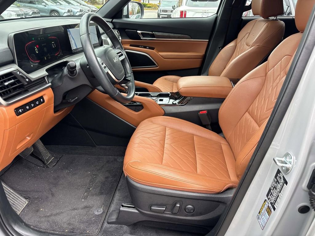 Used 2025 Kia Telluride AWD image 10
