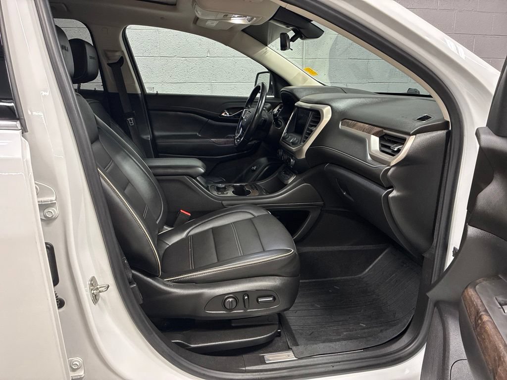 Used 2021 GMC Acadia Denali w/ Denali Technology Package AWD/4WD image 7