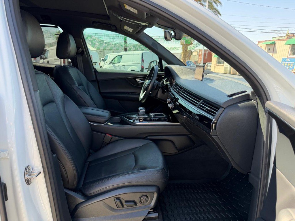 Used 2019 Audi Q7 3.0T Prestige AWD/4WD image 21