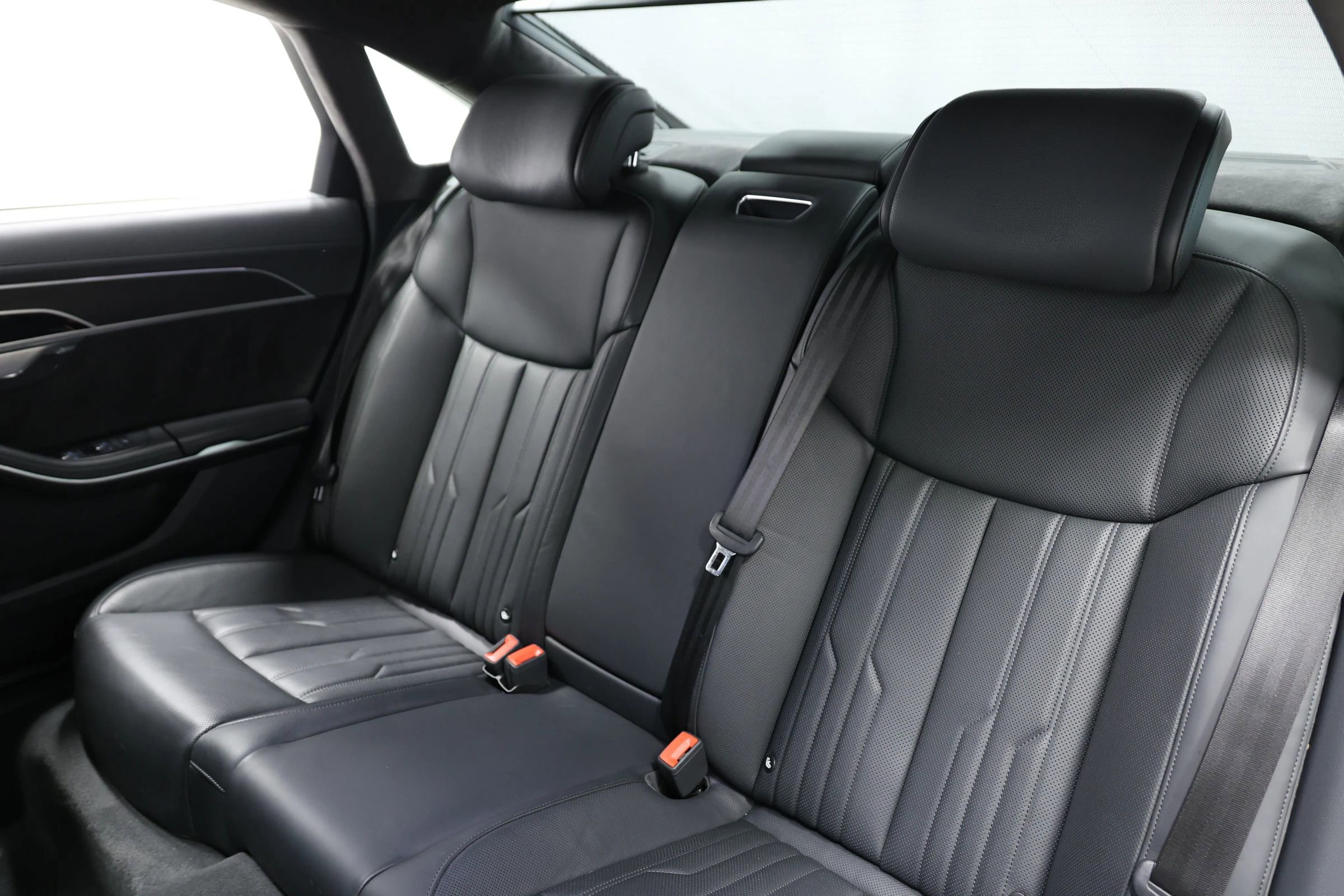 Used 2019 Audi A8 L 3.0T w/ Luxury Package image 3