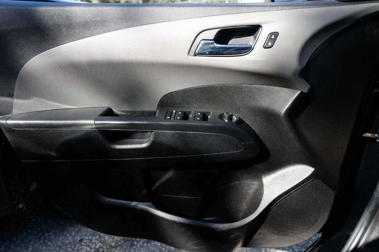 Used 2017 Chevrolet Sonic LT image 12