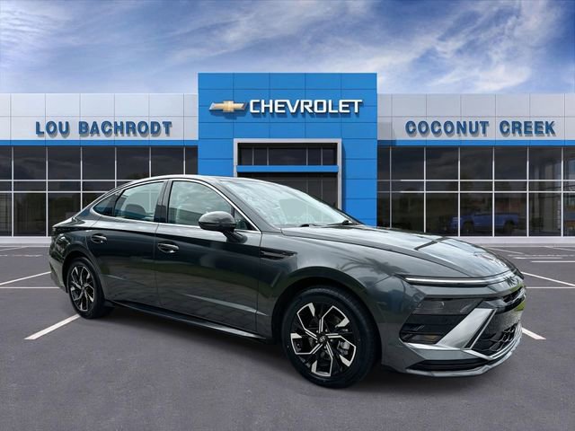 Used 2025 Hyundai Sonata SEL FWD image 2