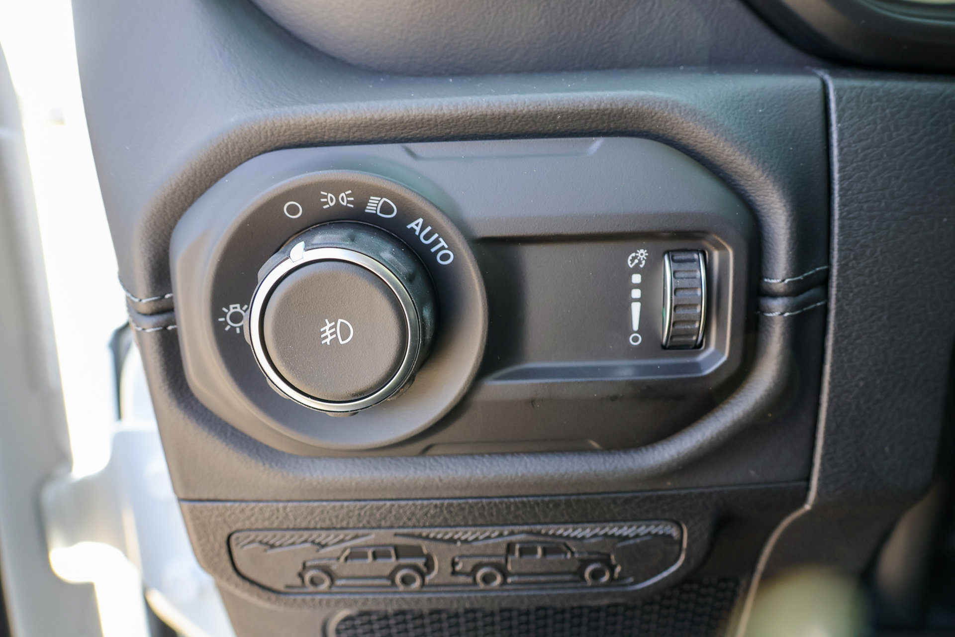 New 2026 Jeep Wrangler Unlimited Sahara AWD/4WD image 32