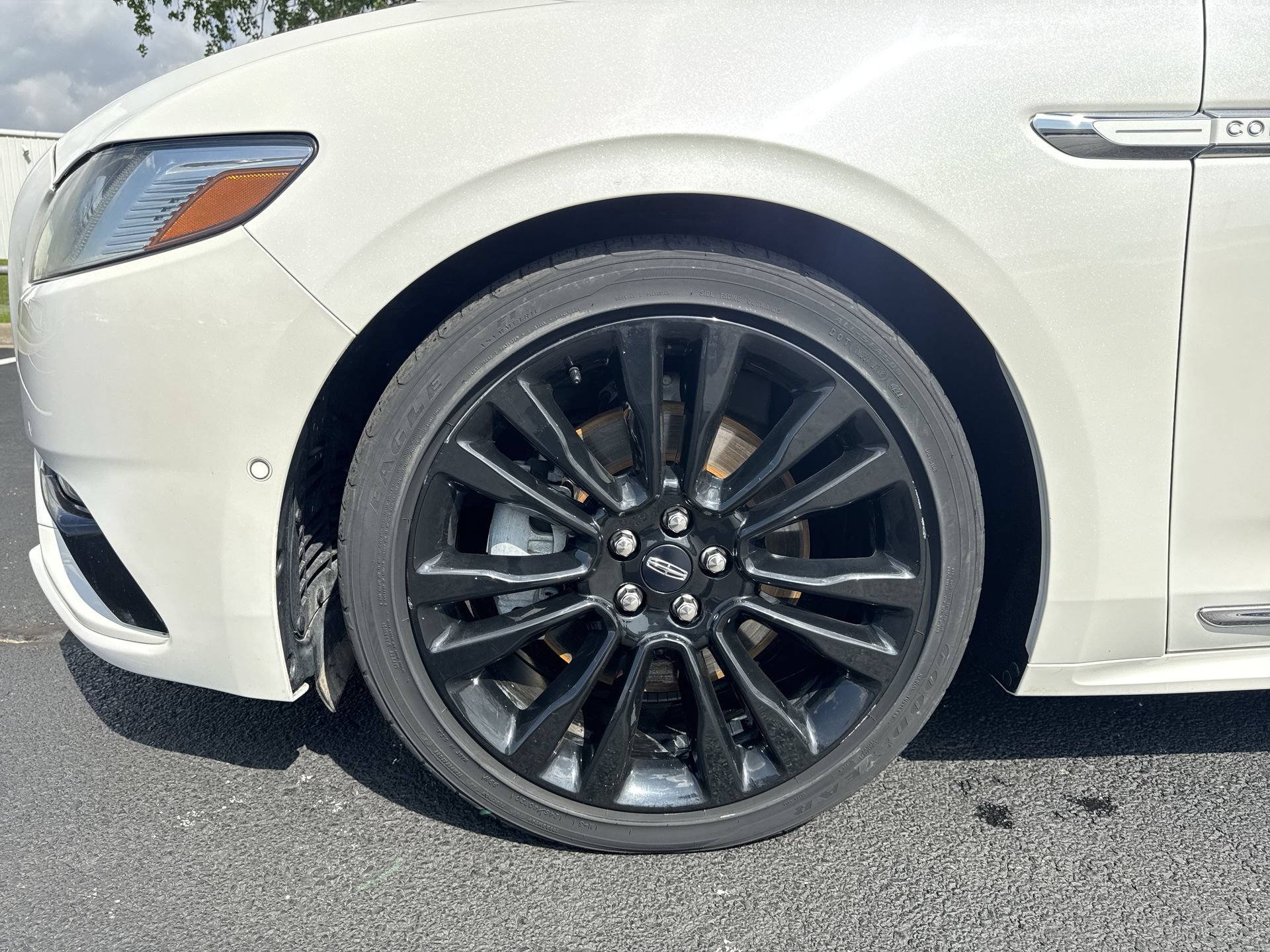Used 2020 Lincoln Continental Reserve w/ Luxury Package FWD image 10