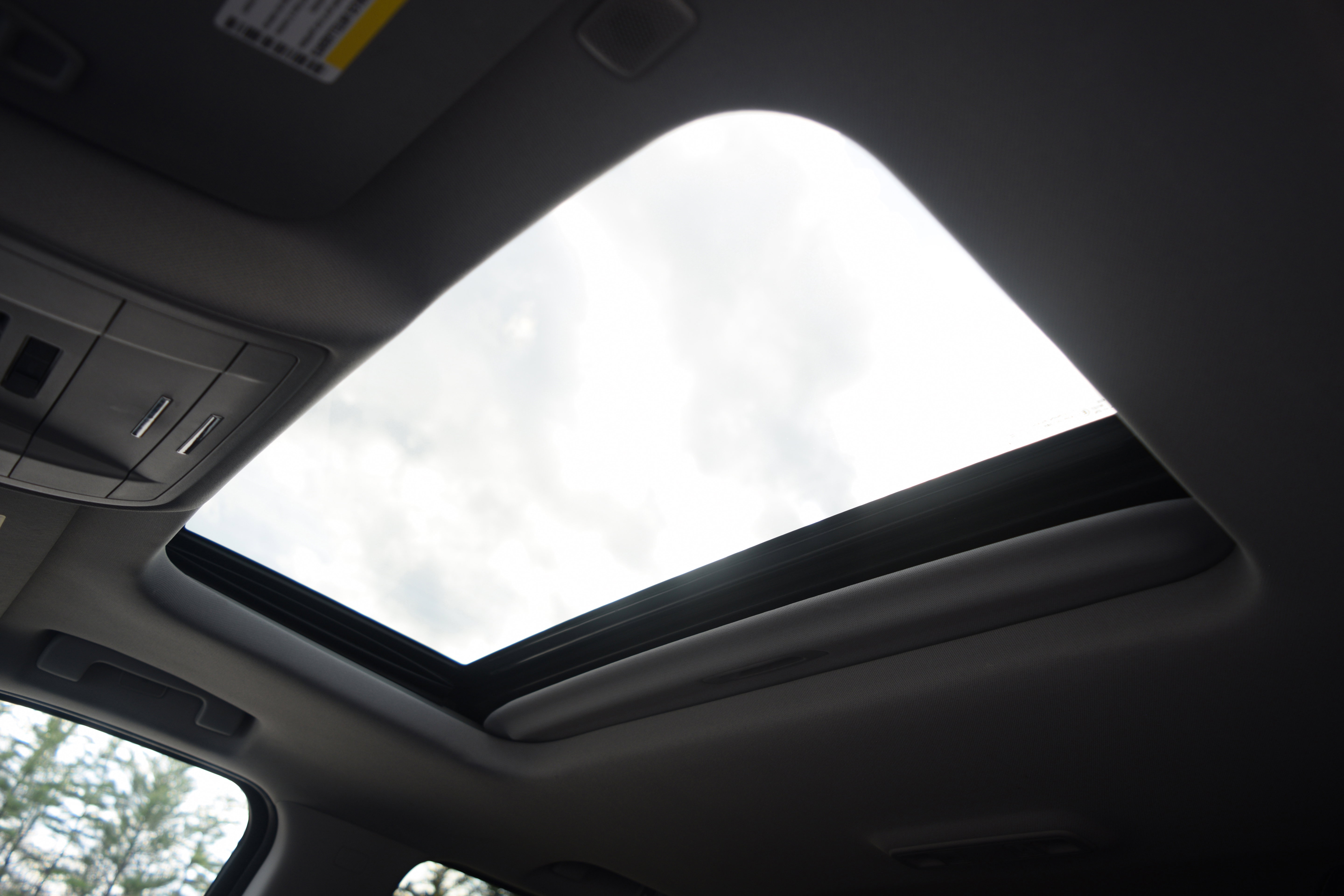 Used 2018 GMC Yukon Denali image 20