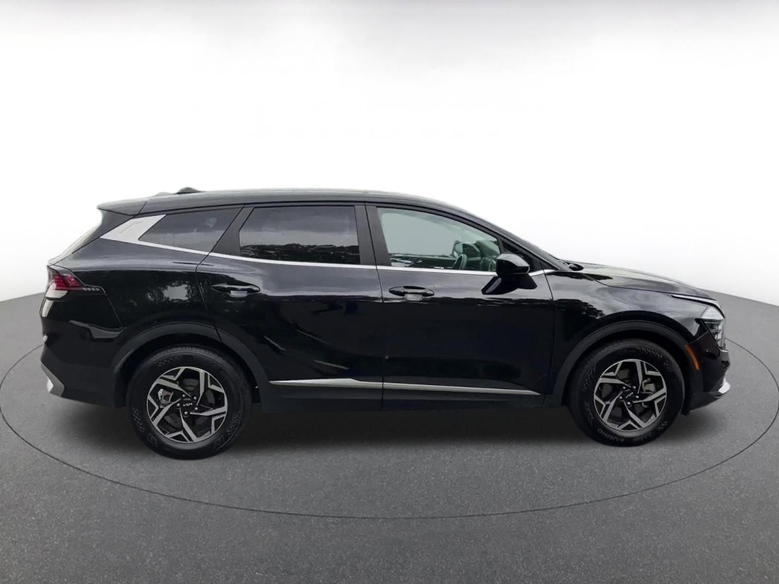 Used 2025 Kia Sportage LX FWD image 16