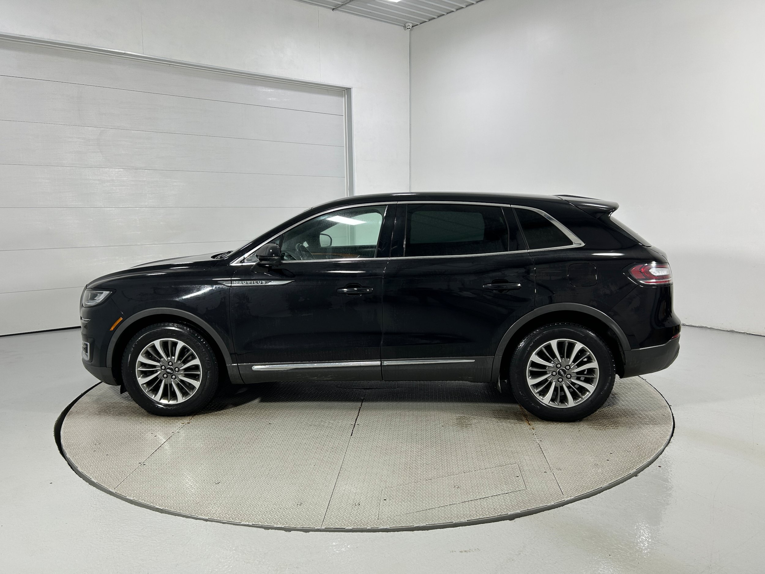 Used 2019 Lincoln Nautilus Select AWD/4WD image 15