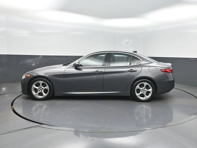Used 2019 Alfa Romeo Giulia RWD image 3