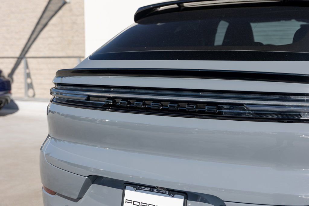 Certified 2025 Porsche Cayenne GTS image 30