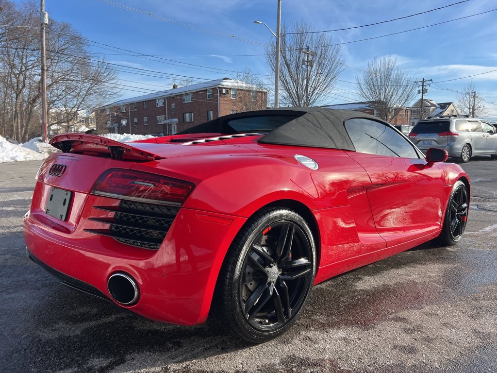 Used 2015 Audi R8 V8 w/ Extended Leather Package image 5