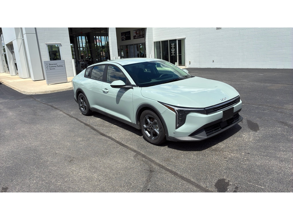 Used 2025 Kia K4 FWD image 32