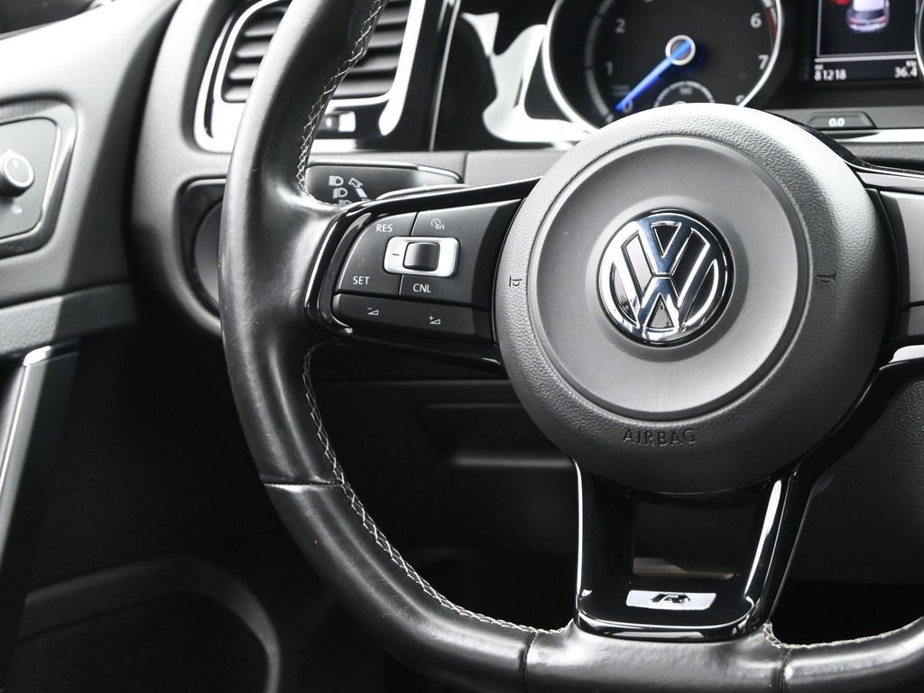 Used 2015 Volkswagen Golf R 4-Door image 28
