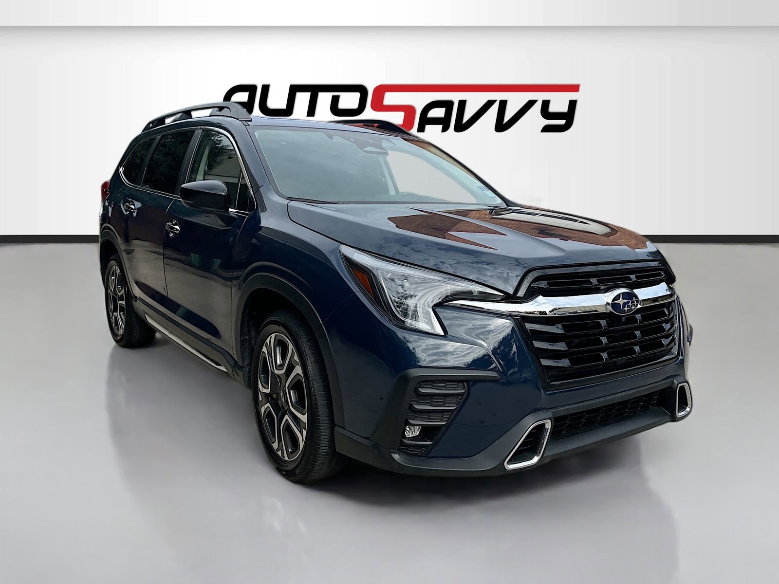 Used 2024 Subaru Ascent Touring image 1