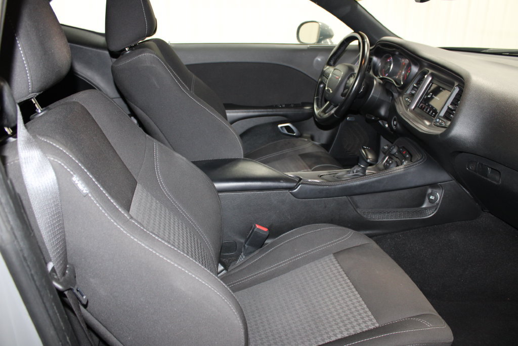 Used 2023 Dodge Challenger SXT RWD image 21