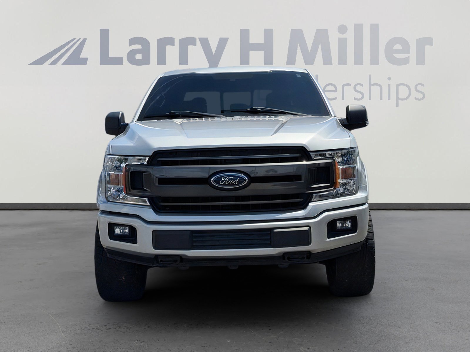 Used 2018 Ford F150 XLT w/ Equipment Group 302A Luxury AWD/4WD image 4