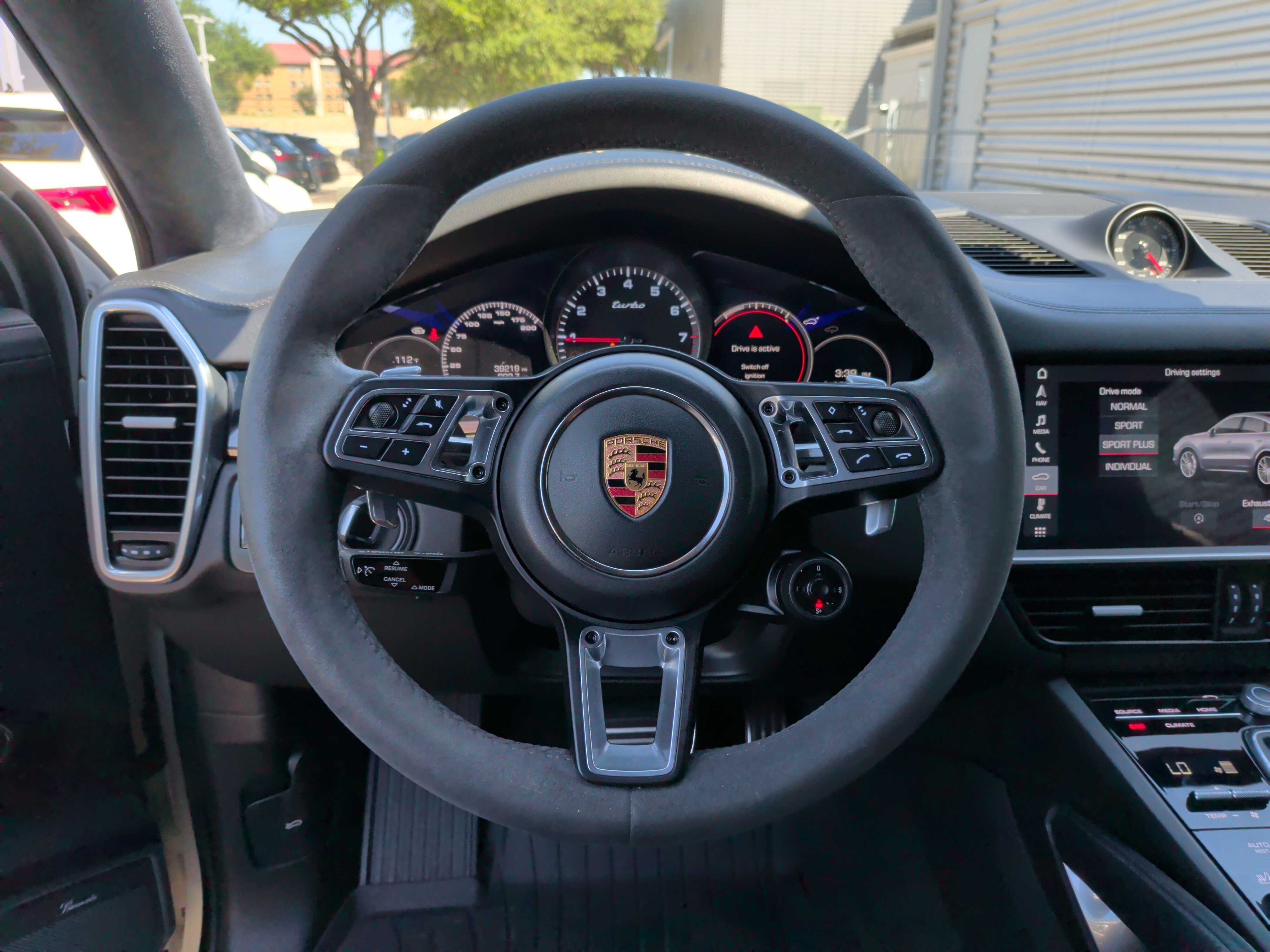 Used 2020 Porsche Cayenne Turbo AWD/4WD image 17