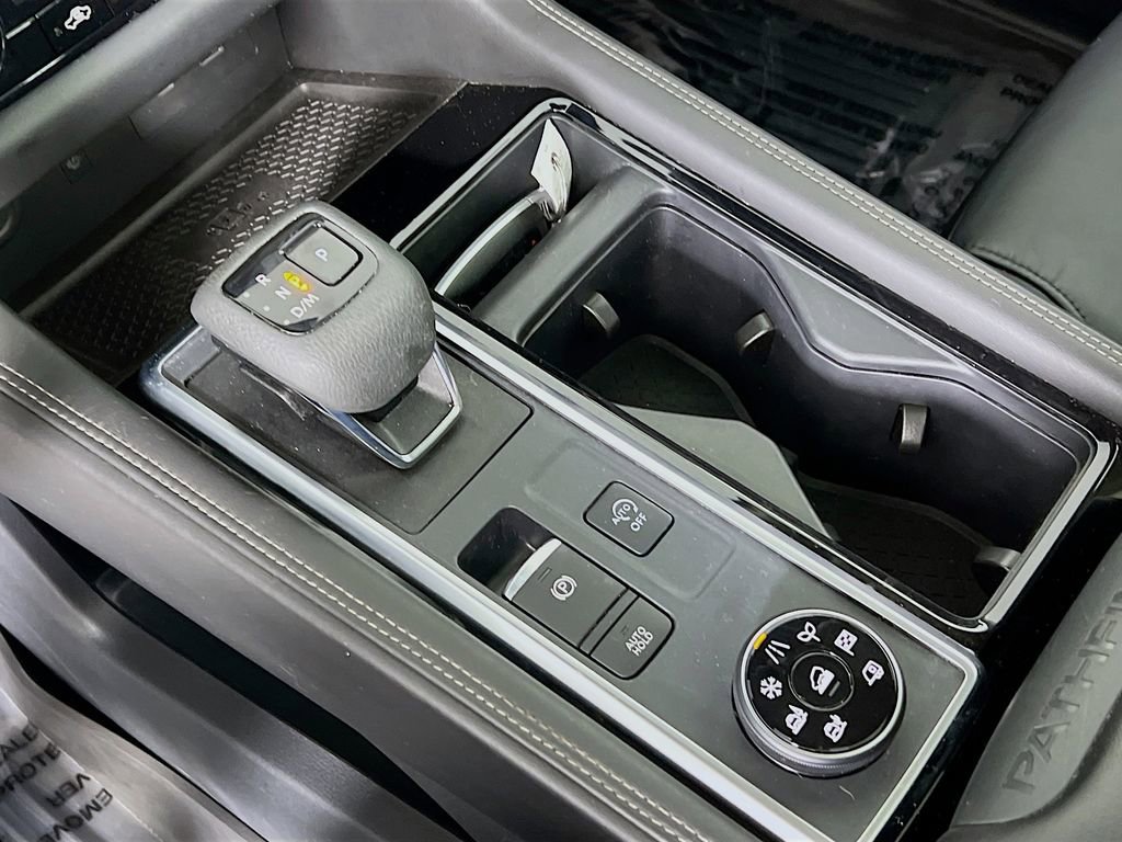 Used 2023 Nissan Pathfinder Platinum image 16