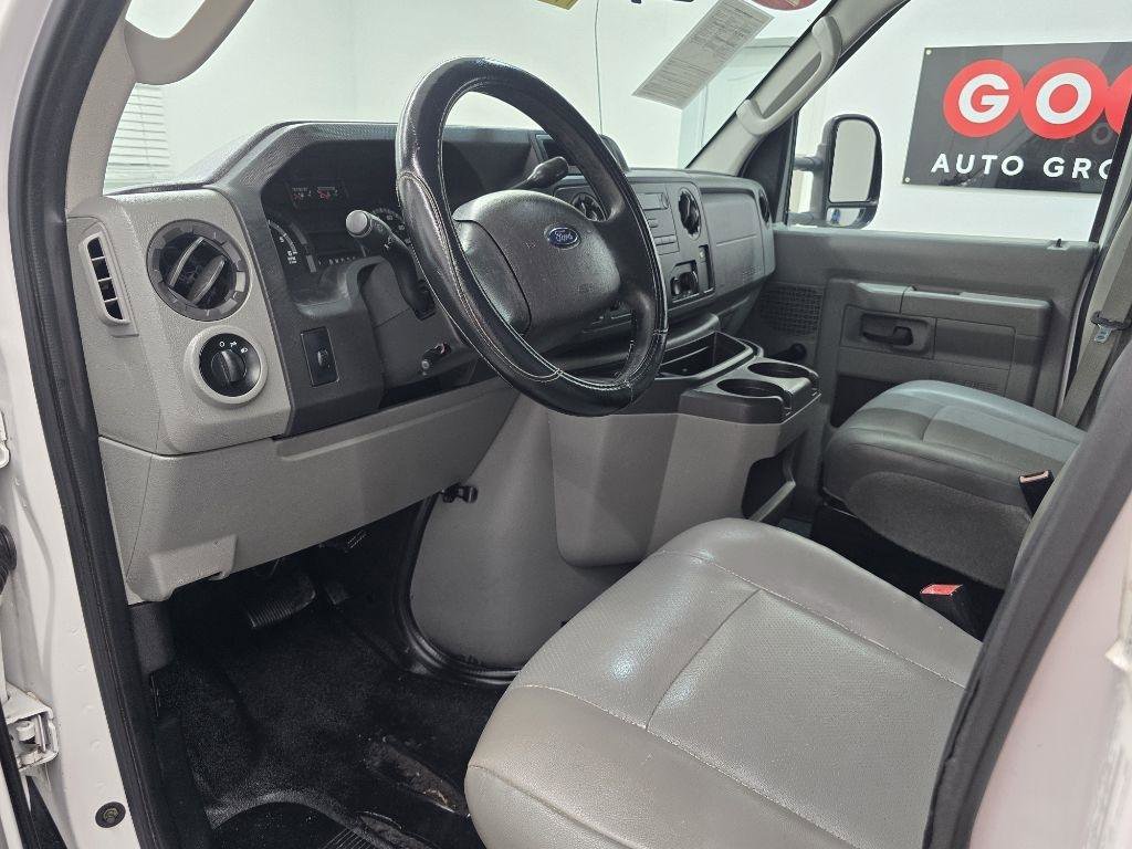 Used 2013 Ford E-150 and Econoline 150 RWD image 10
