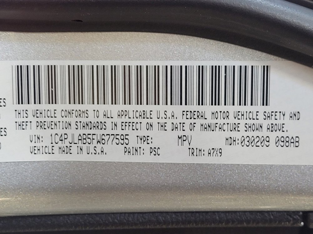 Used 2015 Jeep Cherokee Sport FWD image 33