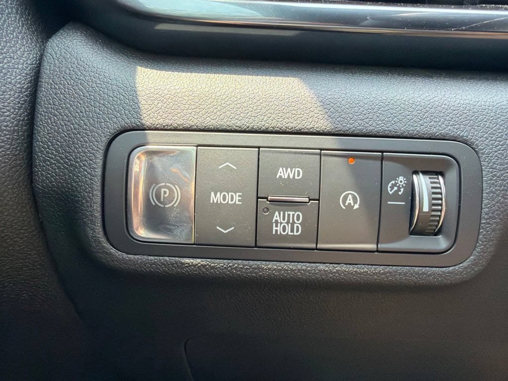 New 2026 GMC Terrain AT4 w/ Technology Package II AWD/4WD image 15