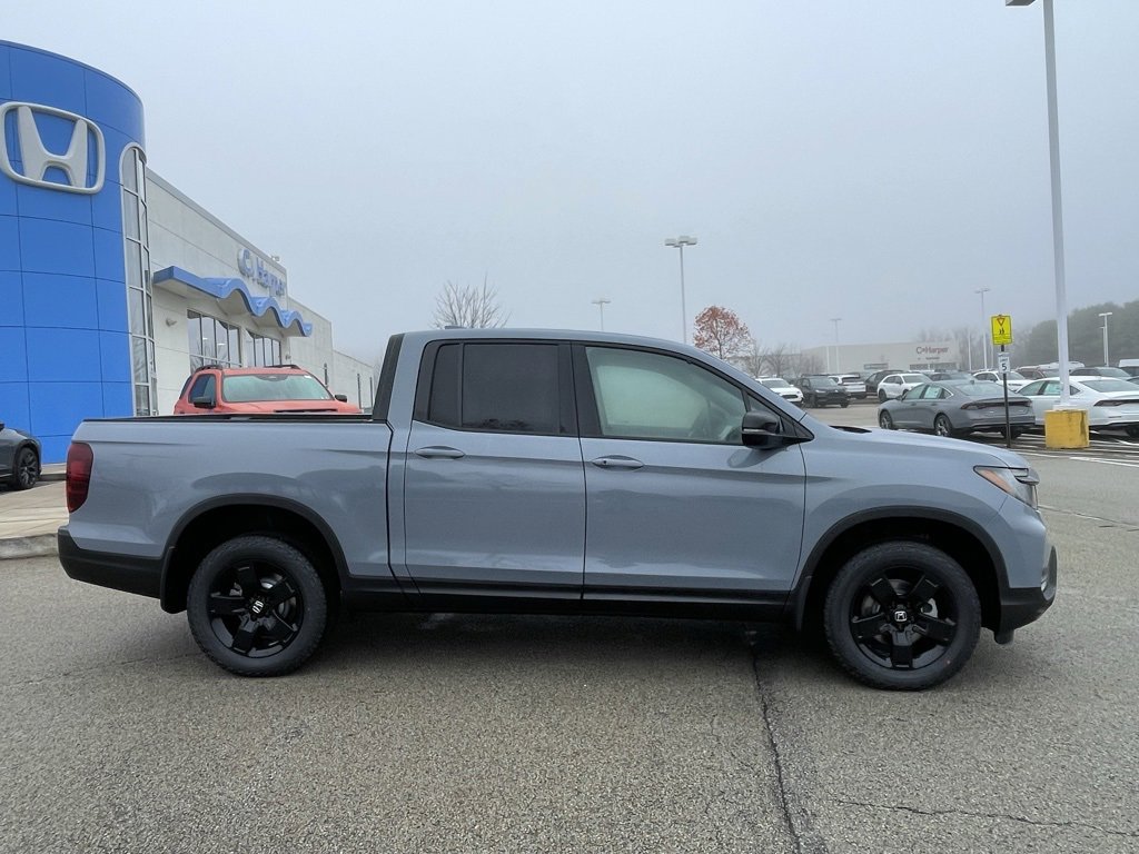 New 2026 Honda Ridgeline Black Edition image 2