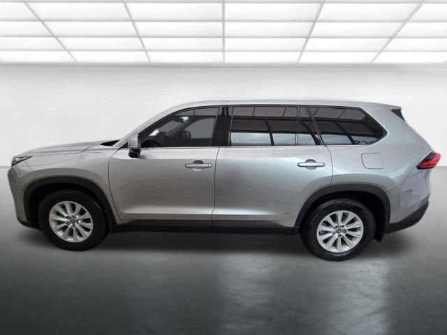 Used 2024 Toyota Grand Highlander XLE image 2