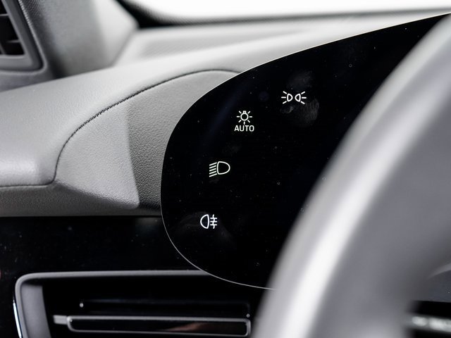 Used 2023 Porsche Taycan image 10