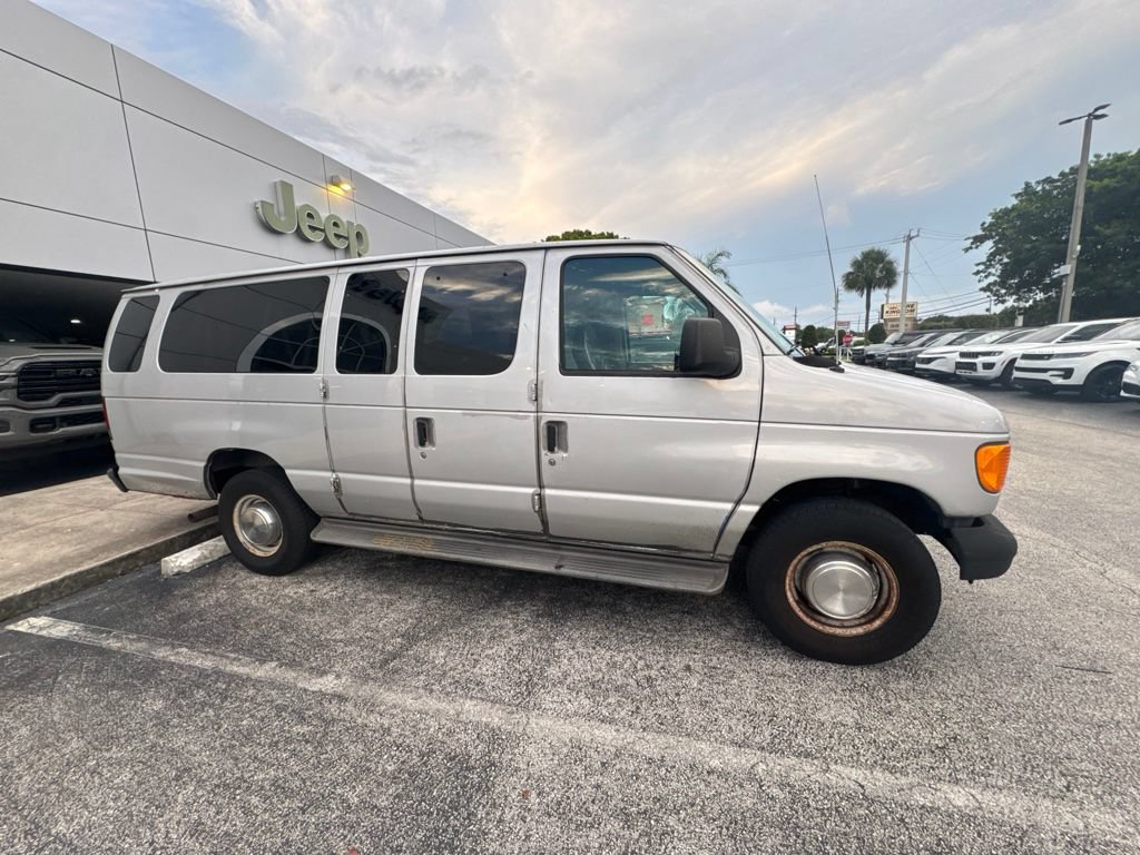 Used 2006 Ford E-350 and Econoline 350 XLT RWD image 29