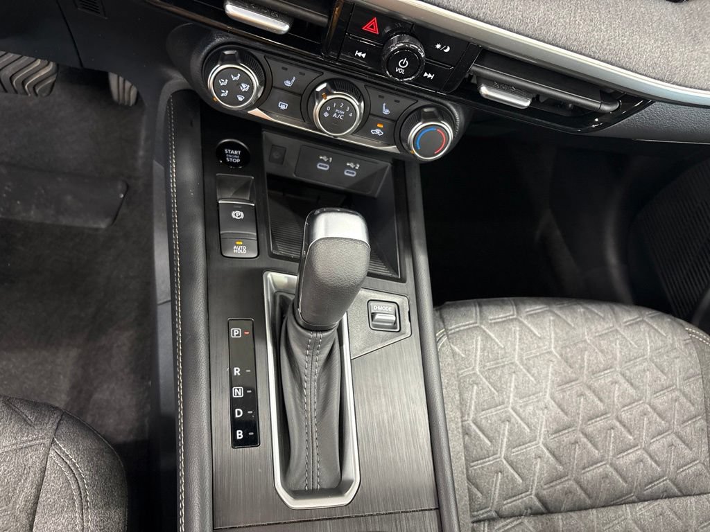 Used 2025 Nissan Kicks SV w/ SV Premium Package AWD/4WD image 22