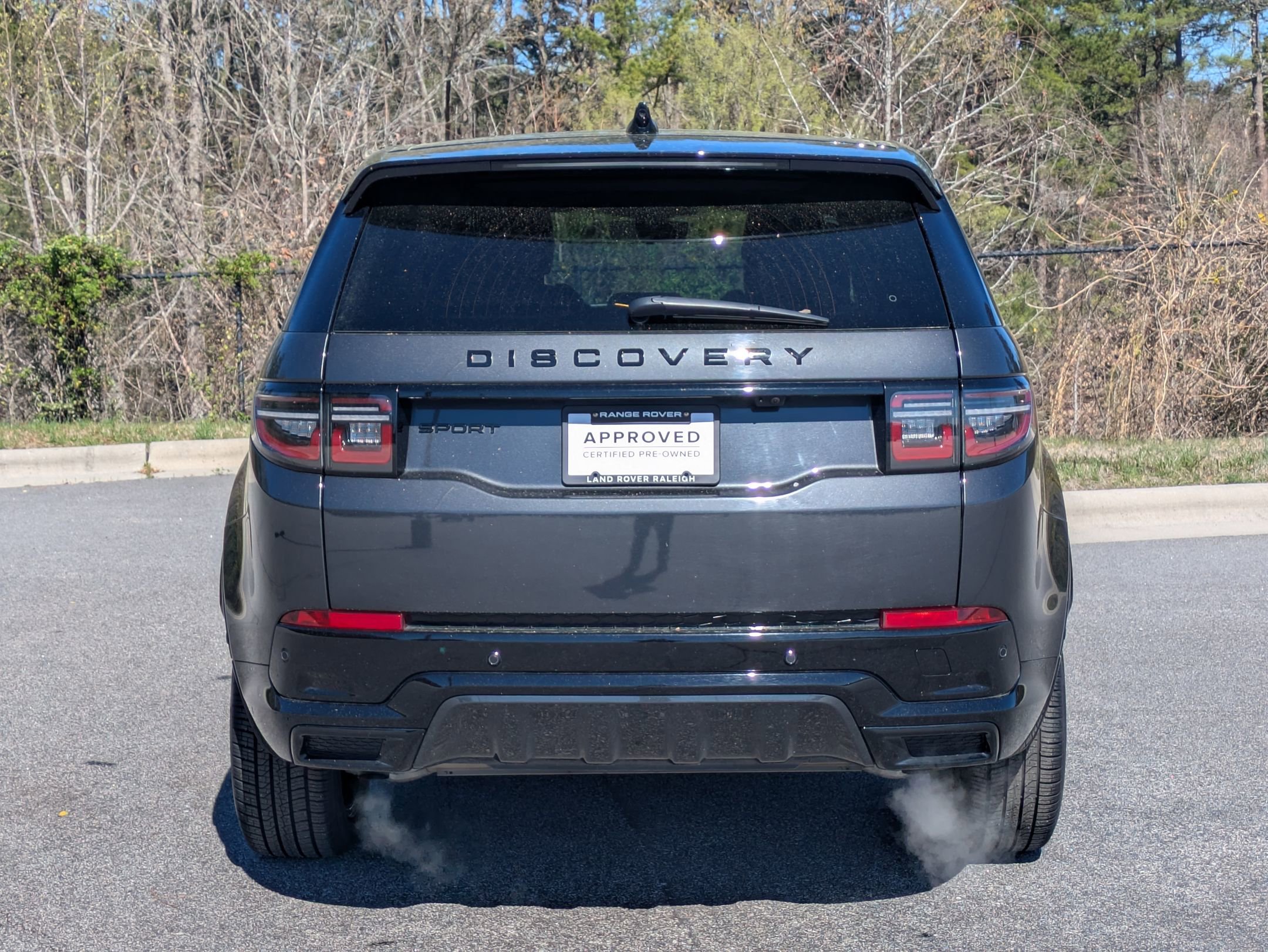 Certified 2025 Land Rover Discovery Sport Dynamic SE image 6