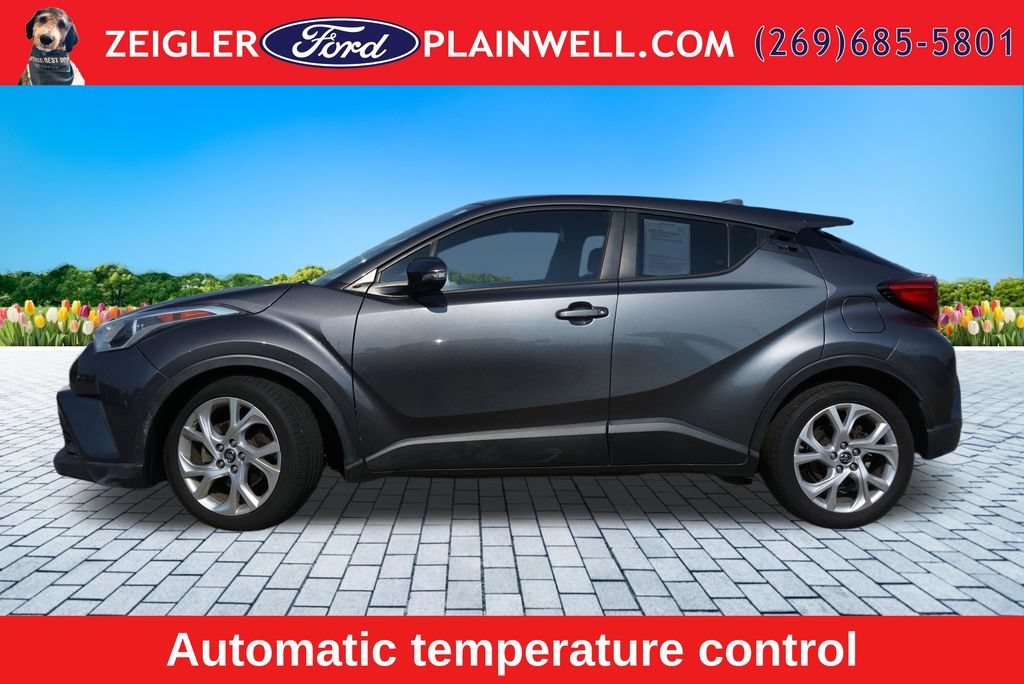 Used 2018 Toyota C-HR XLE FWD image 2