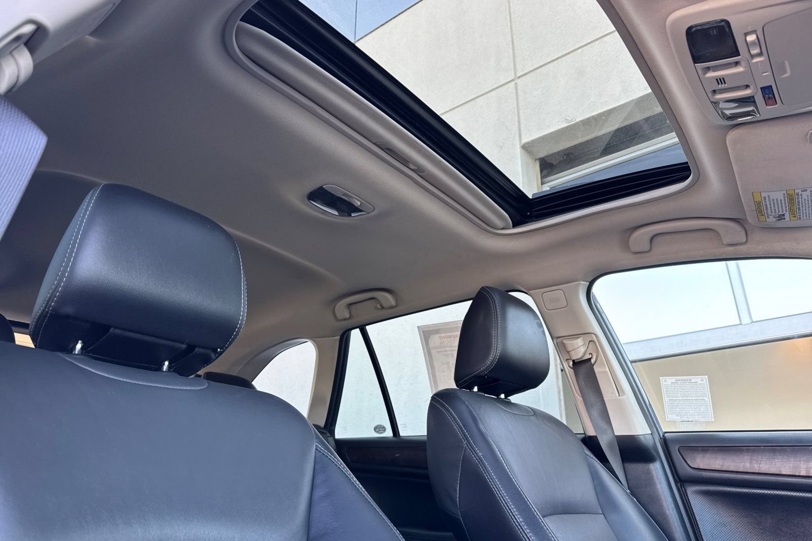 Used 2017 Subaru Outback 3.6R Limited AWD/4WD image 17