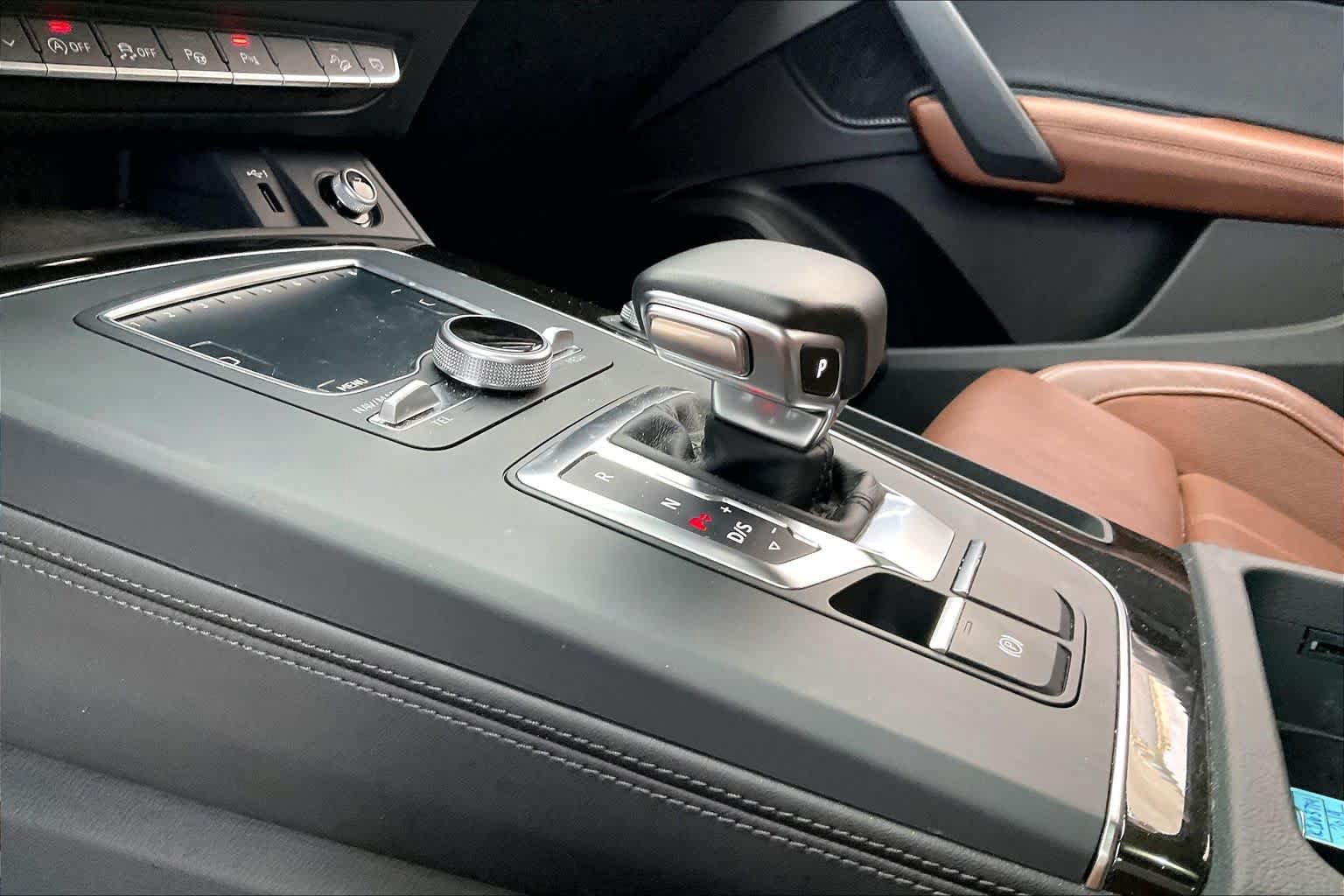 Used 2019 Audi Q5 Prestige w/ Prestige Package AWD/4WD image 17
