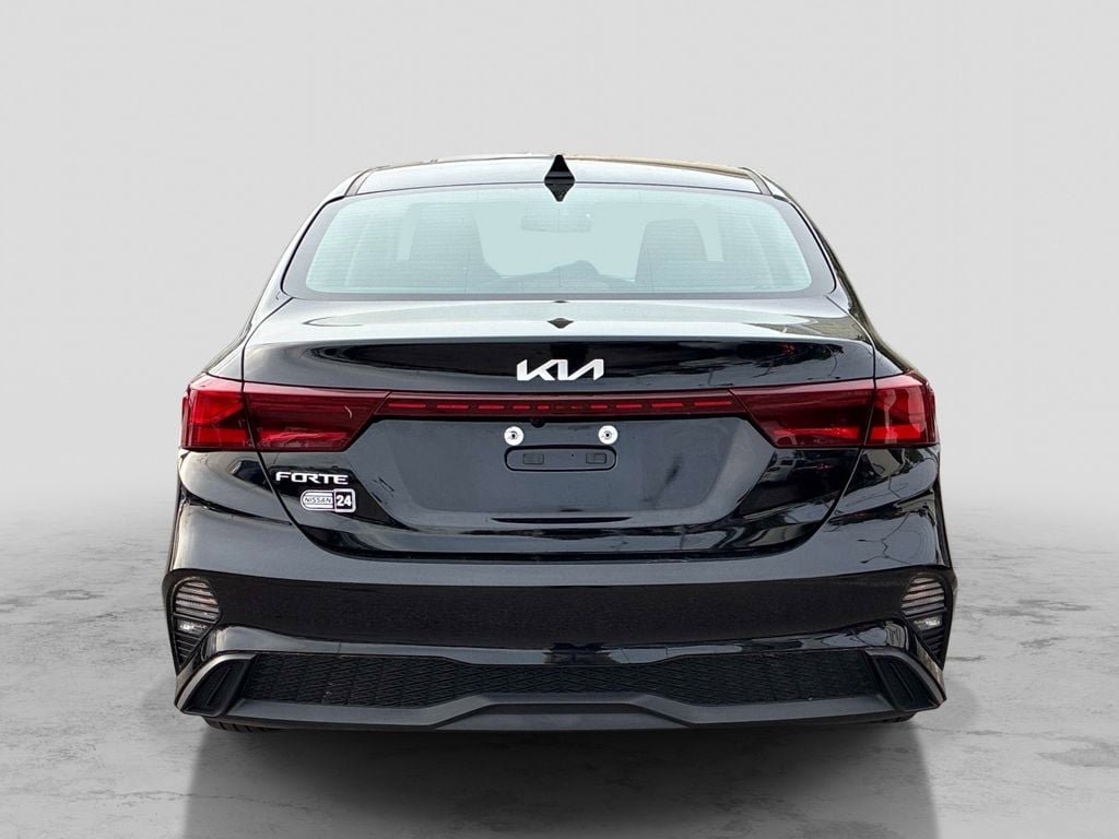 Used 2023 Kia Forte LXS FWD image 6